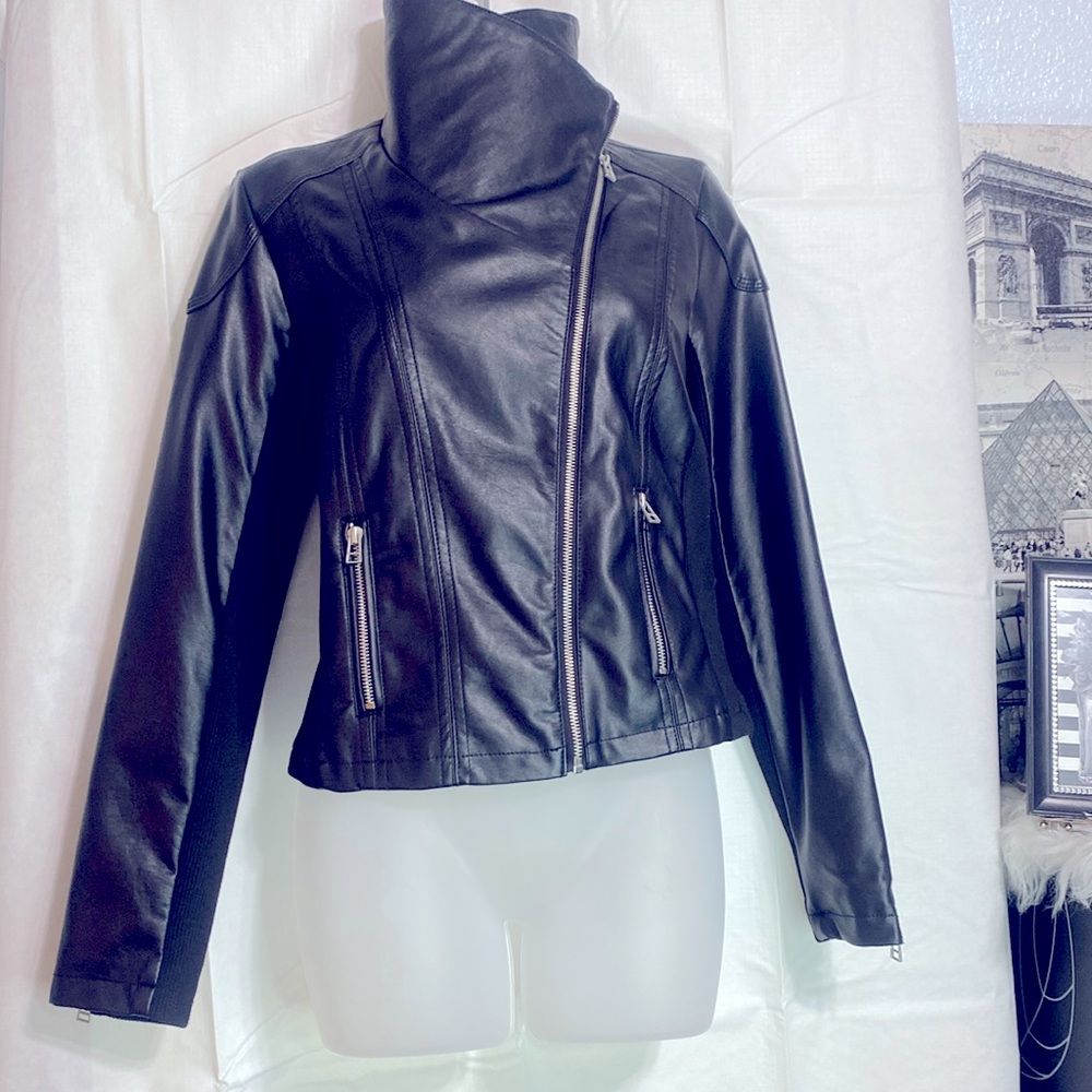 NEW NWT Thread & Supply Pleather Zippered Jacket — size S/M 💃🏻🔥